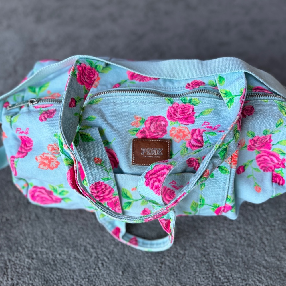 PINK/Victoria's Secret duffle bag
